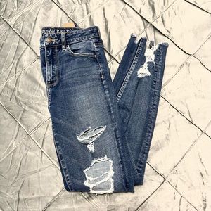 Womens American Eagle super stretch dark denim distressed jeans long
